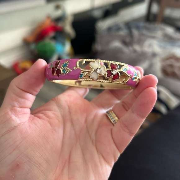 4/$100 Floral Enamel Bangle Bracelet - Pink and Gold 8 inch 😎 - Picture 1 of 7